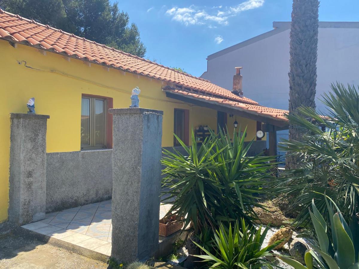 Casa Vacanza Sa Dommu De Teresa Nebida Exterior photo